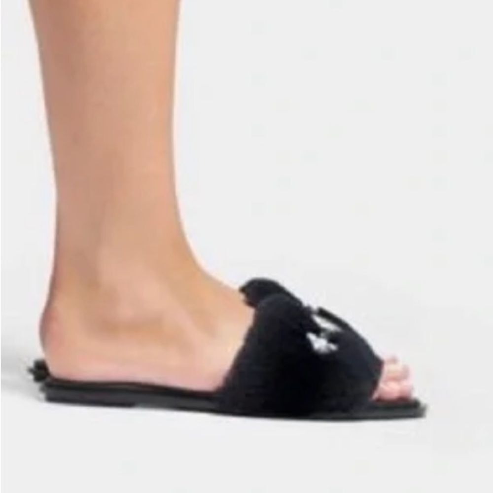 22 NWOB 250.00  Tory Burch Aspen Slides In Navy Shearling And Crystals 6.5